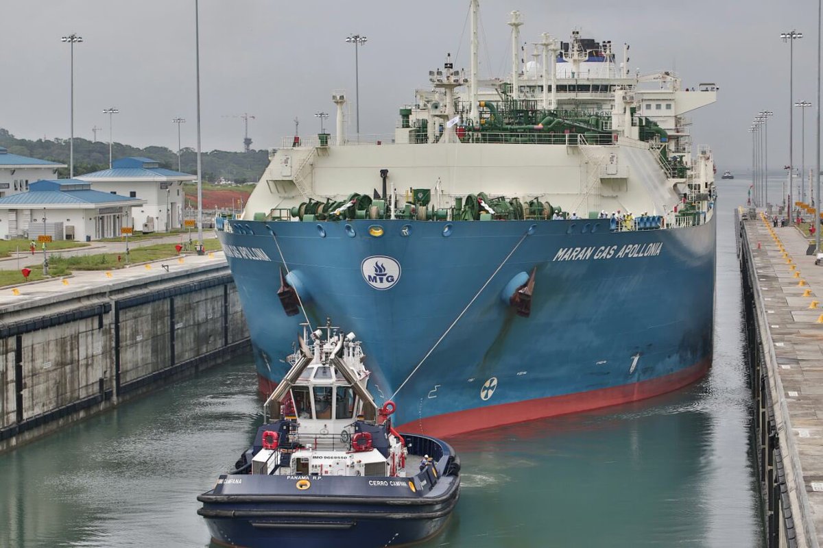 Primer Buque De Gas Natural Licuado Pasa Por Canal Ampliado Critica