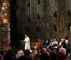 El papa Francisco asiste a un oficio multireligioso en el Memorial del 11-S en Nueva York. EFE/Justin Sullivan 