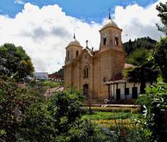 Vista de la la iglesia Divino Salvador en el municipio de Cucunubá, en el departamento de Boyacá, en el centro de Colombia.  /  Foto: EFE
