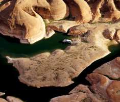 La capacidad del Lago Powell en Arizona ha disminuido aproximadamente un 42% por la sequía extrema de la región. El lago, que se nutre del río Colorado, abastece de agua a los estados de Nevada, Arizona y California.