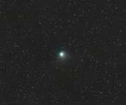  Imagen compuesta por 20 fotografías tomadas en la noche entre los días 30 y 31 de enero del cometa C/2023 E3 ZTF desde la localidad cántabra de La Hayuela. EFE
