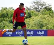 Ismael Díaz, atacante de la selección nacional, durante los entrenamientos. Foto: EFE