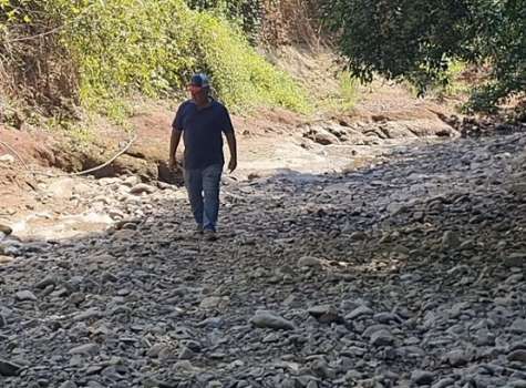 El cauce del río Estivaná está seco.