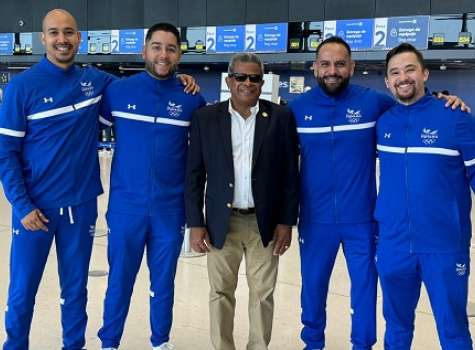 La Selección Élite de Bolos de Panamá en el Aeropuerto de Tocumen previo al viaje a Venezuela. Foto: CNBP