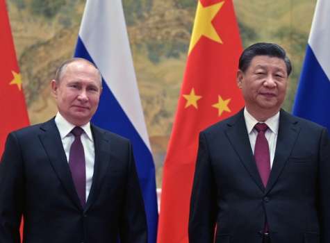 El presidente ruso Vladímir Putin y el chino Xi Jinping en febrero de 2022. EFE