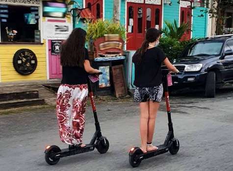 Muchos ciudadanos ven el scooter como un transporte favorable. Foto / Chiva Scooters.