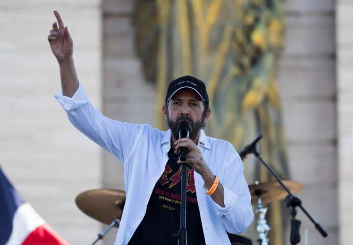  Juan Luis Guerra lanza "Gracias" en medio de la pandemia por el coronavirus