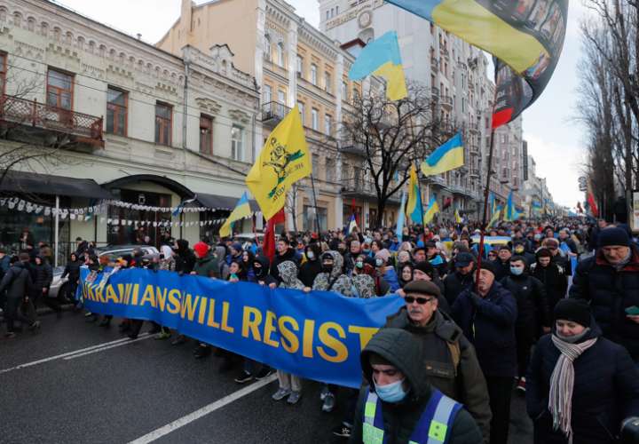 Ucranianos protestan por la unidad y contra la invasión rusa