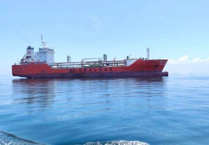 Irán envía cinco buques con gasolina a Venezuela