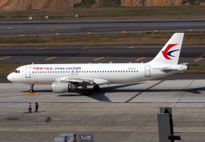  Un avión con 132 personas a bordo se estrella en el sur de China