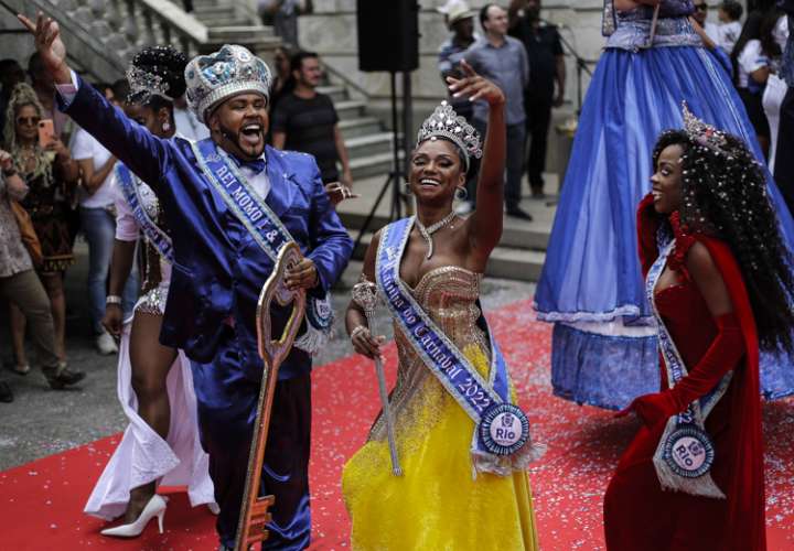  El Rey Momo recibe las llaves de Río y el Carnaval vuelve a la vida
