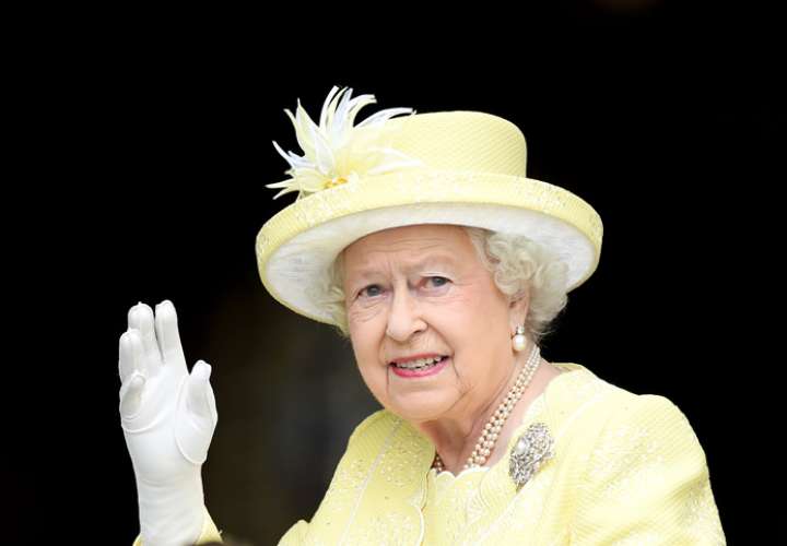 Isabel II podría recibir tratamiento único para combatir al bicho