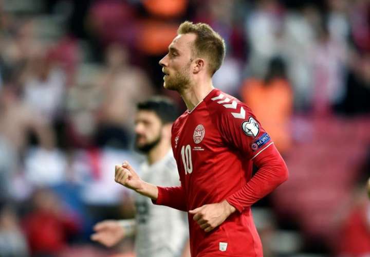 Eriksen y Dolberg enderezan a Dinamarca