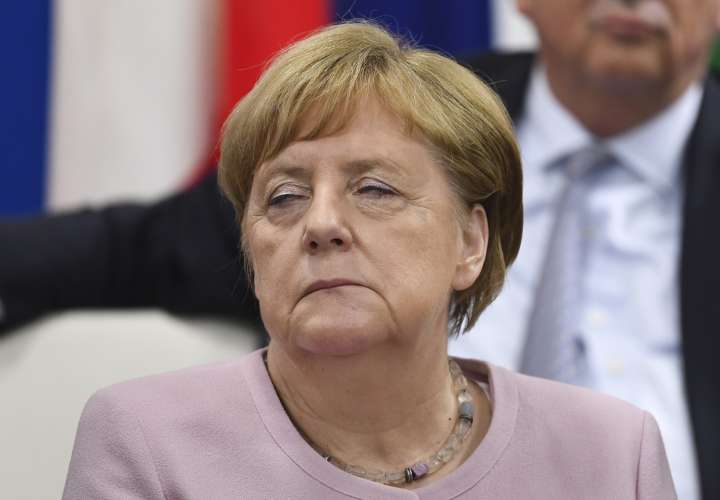 Merkel habla por primera vez sobre recientes temblores y asegura estar bien