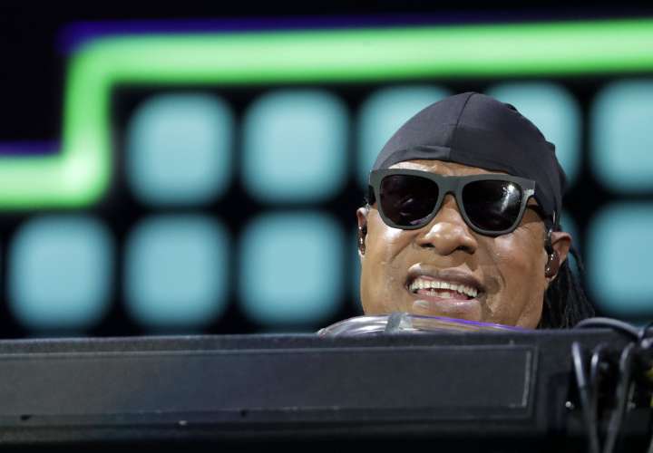 Stevie Wonder anuncia en Londres que recibirá un trasplante de riñón