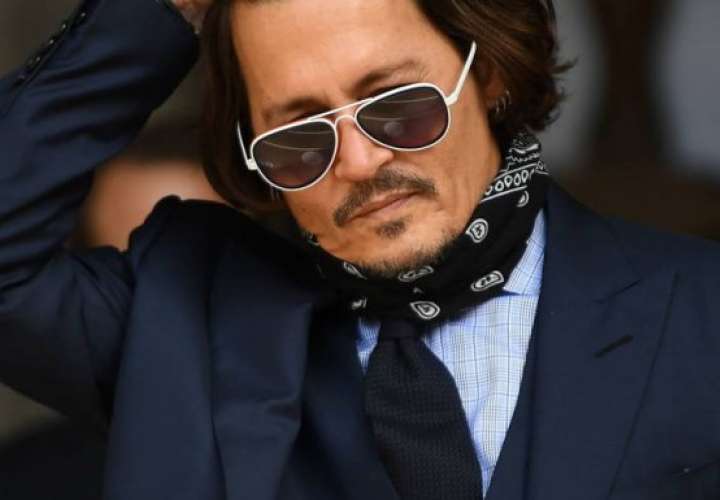 Johnny Depp renuncia a 'Animales Fantásticos' luego que Warner Bros lo echara