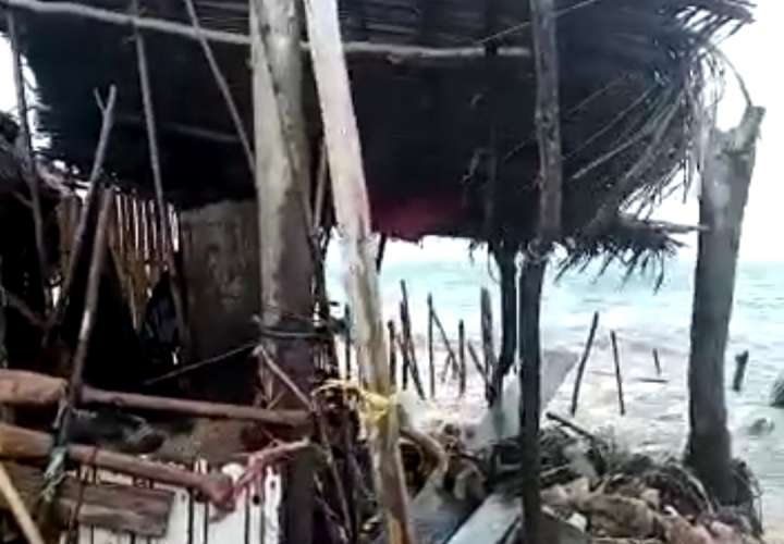 Subida del mar en San Blas dejó sin hogar a decenas de personas