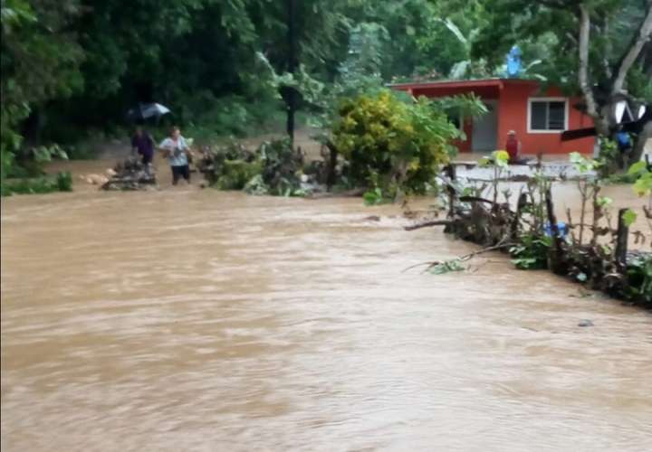 Cuatro casas afectadas por lluvias en Tonosí