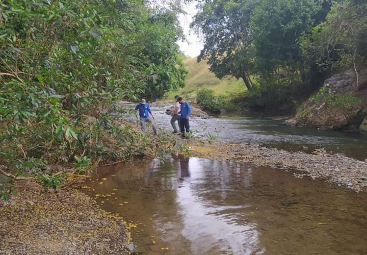Atienden denuncias por contaminación en ríos de Los Santos