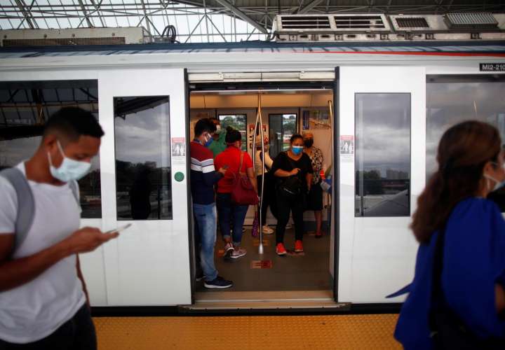 Vista del Metro en la estación de Los Andes, en Ciudad de Panamá (Panamá). EFE/Bienvenido Velasco/Archivo