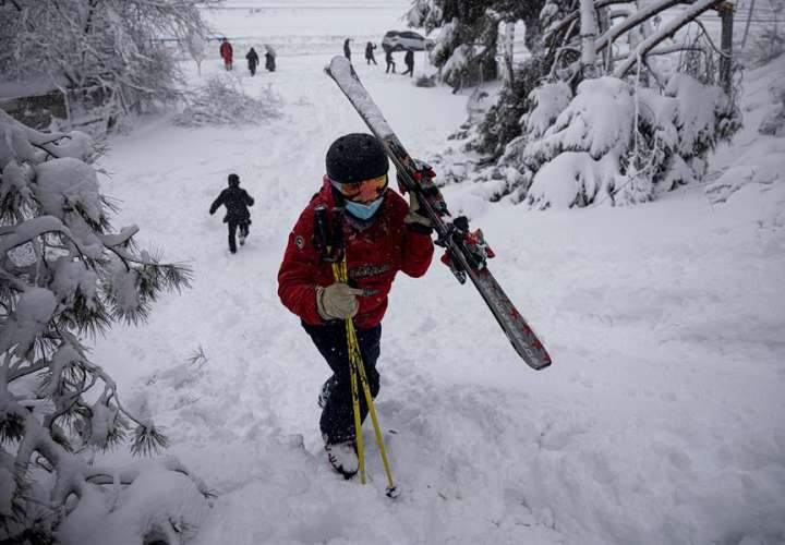 Gran nevada convierte a Madrid en una estación de esquí y deja tres muertos