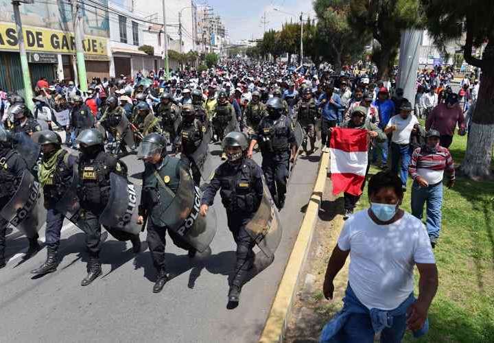 Perú declara el estado de emergencia en todo el país por 30 días