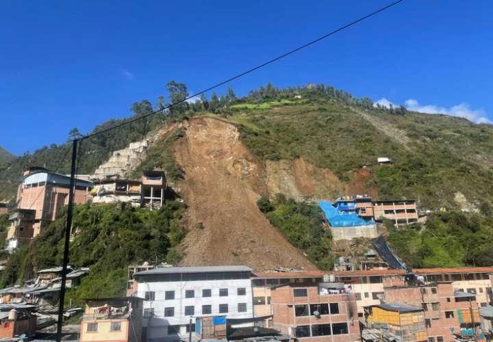 7 desaparecidos y 60 casas sepultadas por alud en el norte de Perú