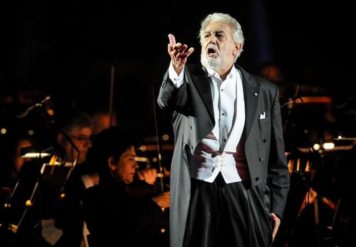  Domingo celebra su regreso a La Scala tras ser golpeado por el coronavirus