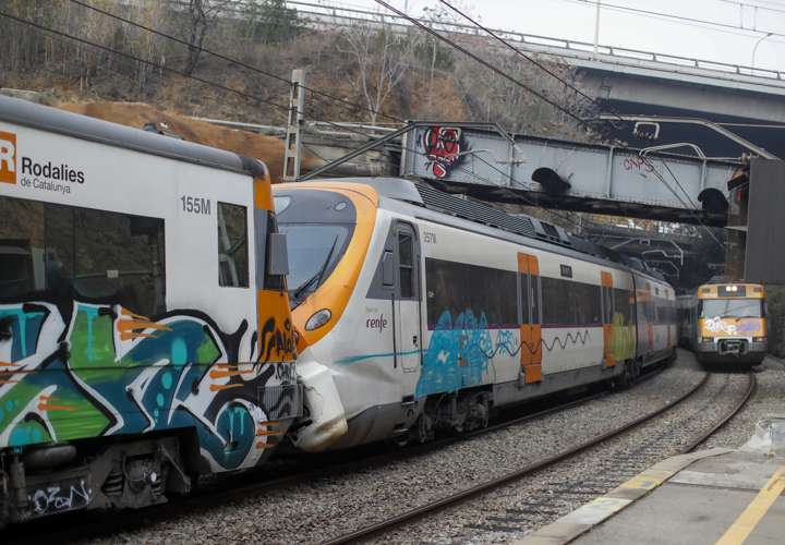 155 personas heridas por la colisión de dos trenes en España
