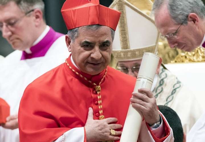  Un cardenal entre los 10 juzgados en el Vaticano por un escándalo inmobiliario