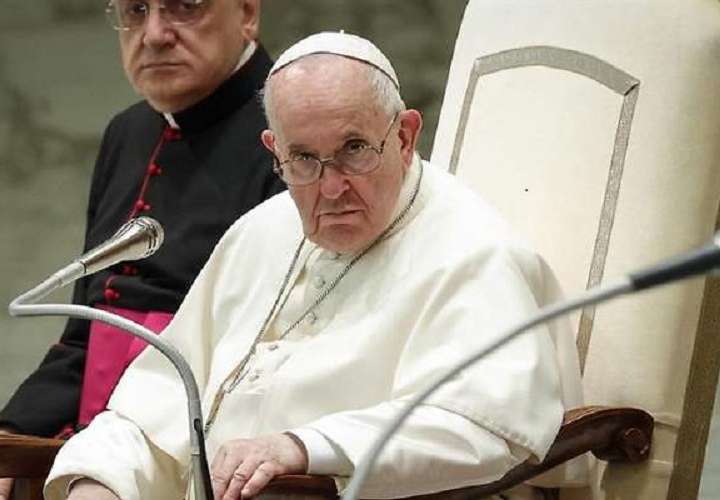 Papa afirma que la gente vive con celos, peleas y en un infierno