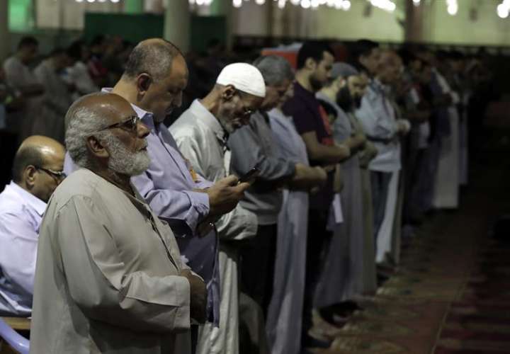  Al menos 8 muertos en un ataque suicida en mercado de Bagdad durante Ramadán