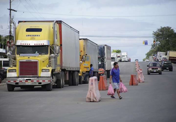 Transportistas de carga rechazan acuerdo porque favorece a Costa Rica