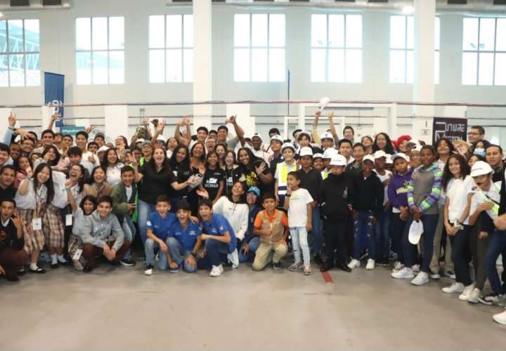 Los jóvenes panameños que irán a la Olimpiada Mundial de Robótica