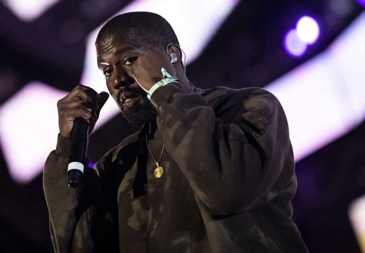 Kanye West va al cuero y anuncia que volverá a la política