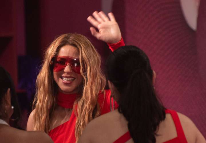 Shakira triunfa en Premios Juventud, seguida de Karol G y Peso Pluma