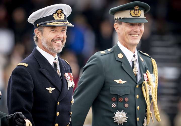 Príncipes de Dinamarca pierden sus títulos; deben buscar lo suyo