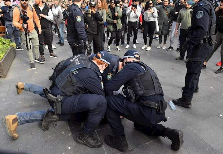  Varios detenidos en una protesta por restricciones contra la covid en Sidney
