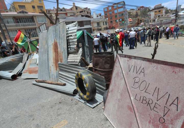 Bolivia vive otro día de paro y enfrentamientos en la calle