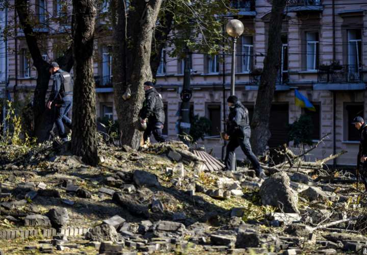  Al menos 10 muertos y 60 heridos en bombardeos rusos en Ucrania