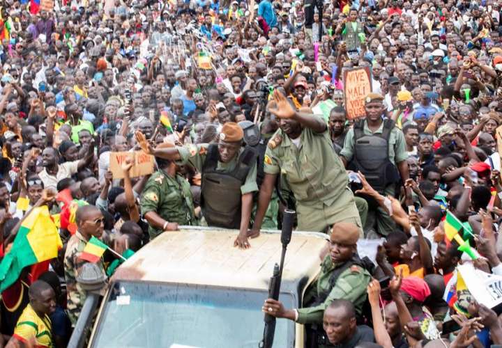  Manifestación afín al presidente maliense derrocado pide su restablecimiento