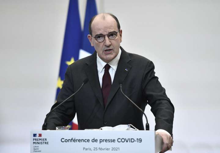  El primer ministro francés reprocha a los laboratorios atrasos en las vacunas
