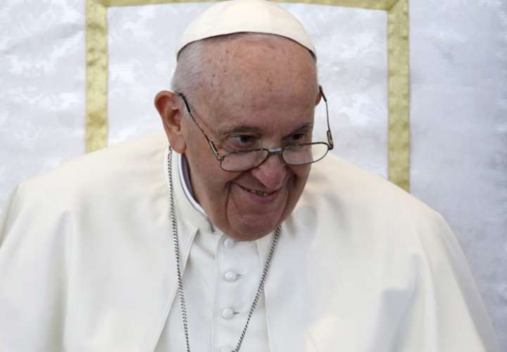  El papa: La misión de los seminarios no es formar "súper hombres"