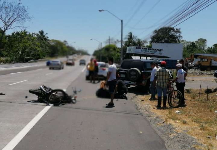 Motorizado muere tras colisión con camioneta que hizo giro indebido (Video) 
