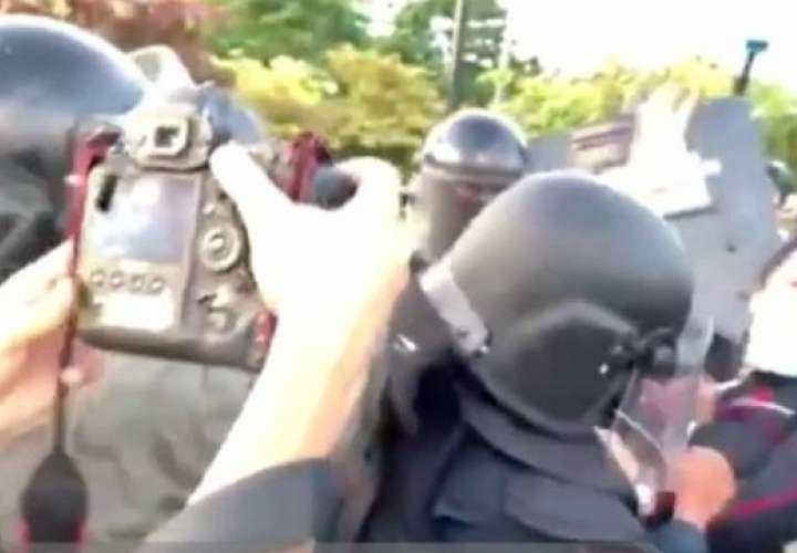 Investigarán enfrentamiento entre policías y manifestantes durante protesta