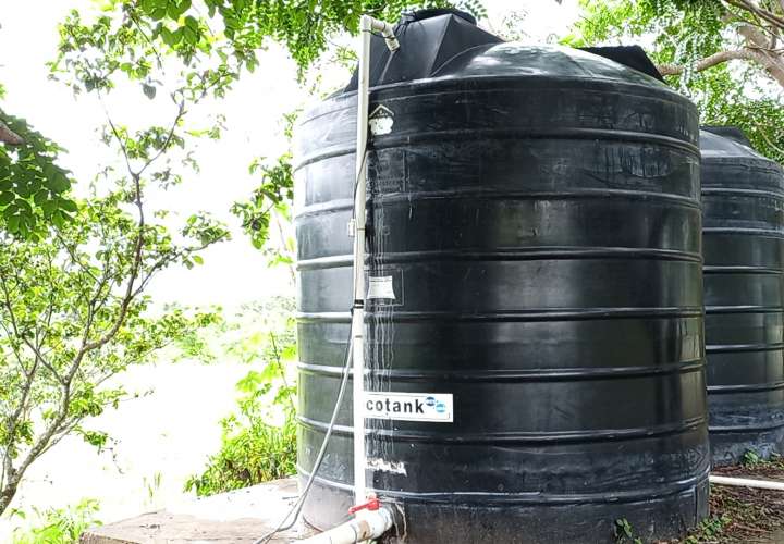 Dos barriadas de Capira reciben agua no apta para consumo humano