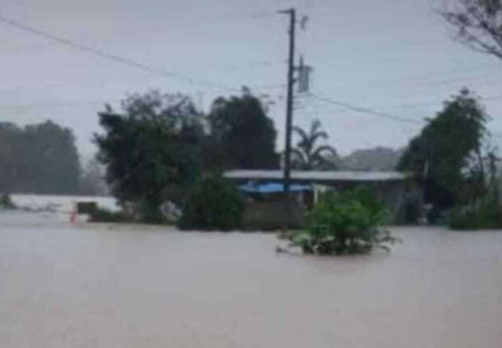 Comunidades de Veraguas hasta el cuello en agua por incesante lluvia