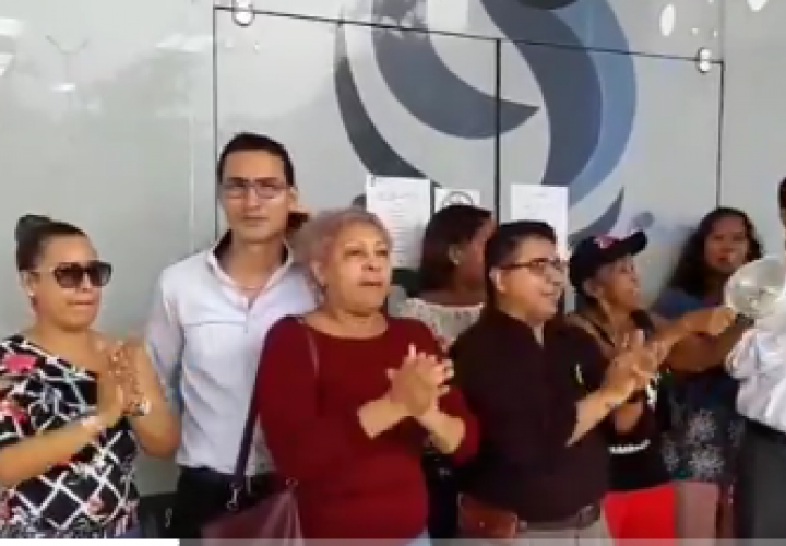 Dos protestas comunitarias en Colón
