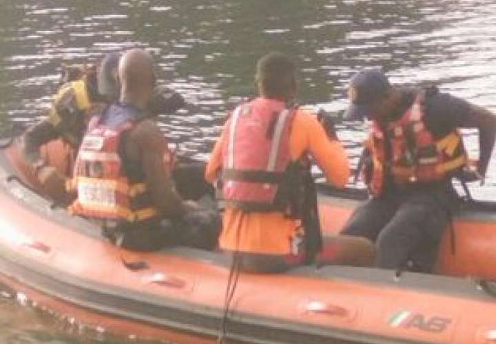 Reanudan búsqueda de hombre desaparecido en lago Alajuela