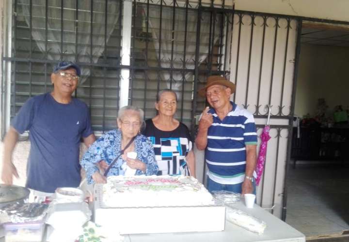 Anciana residente en Colón cumple 105 años 